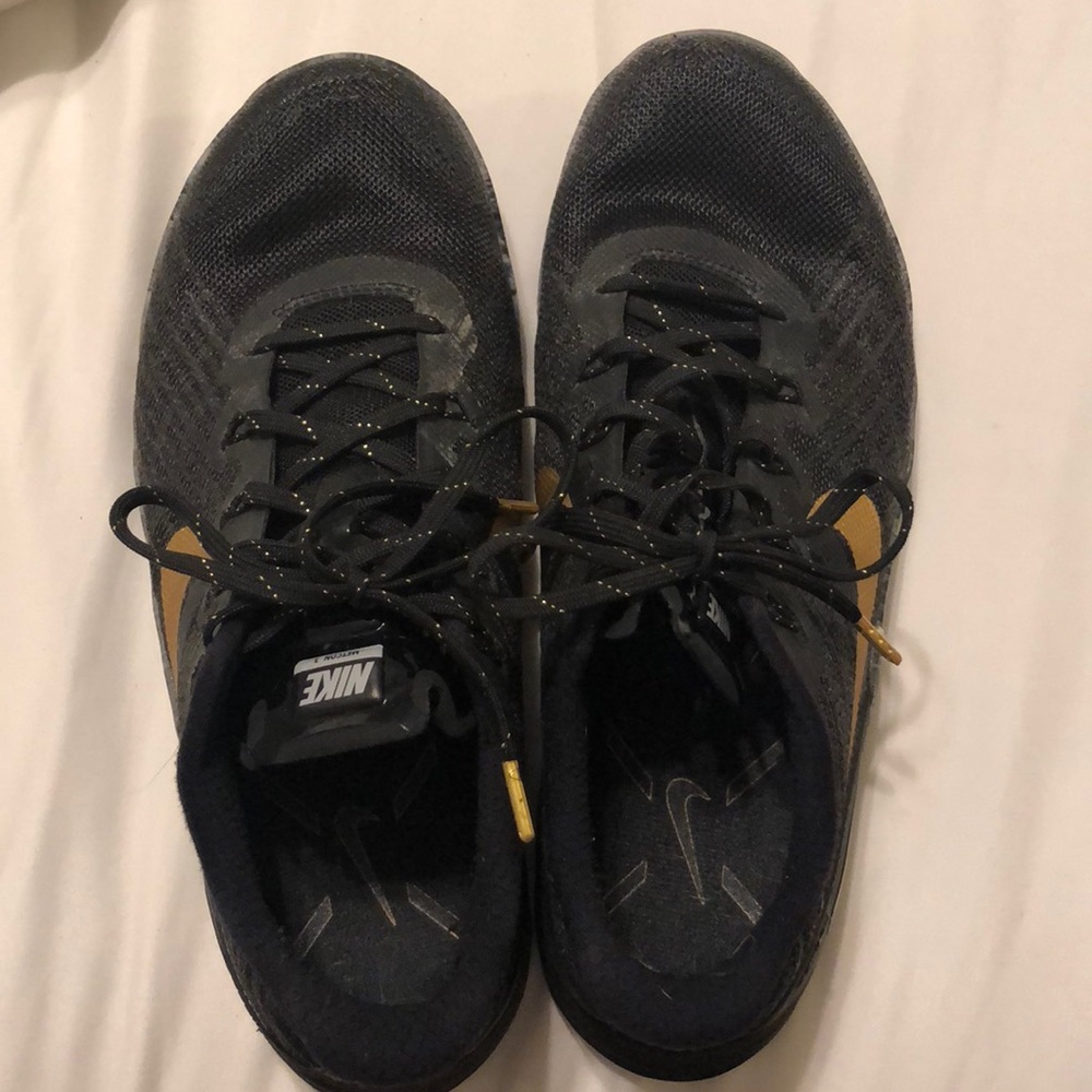 Women’s Nike Metcon 3 size 8.